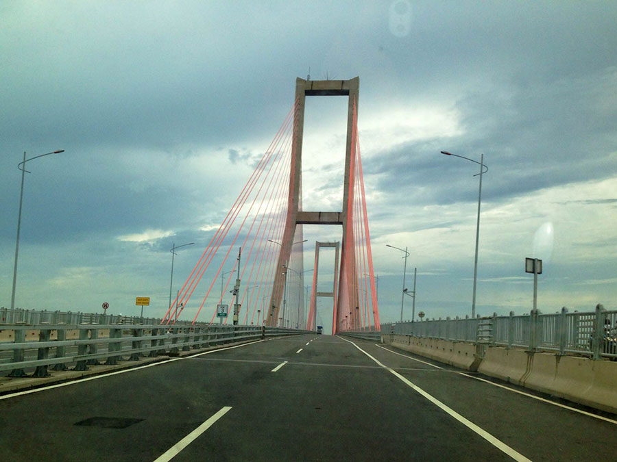 Jembatan Suramadu 